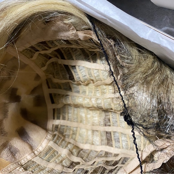 Uniwigs Short Synthetic Monofilament Wigs Lot Of 4 - Picture 3 of 12